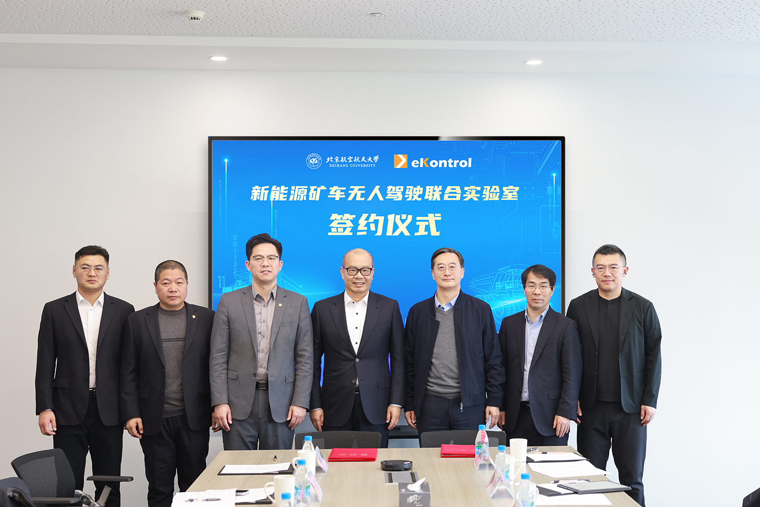 36078397.jpg 0R7A4599-2.jpg